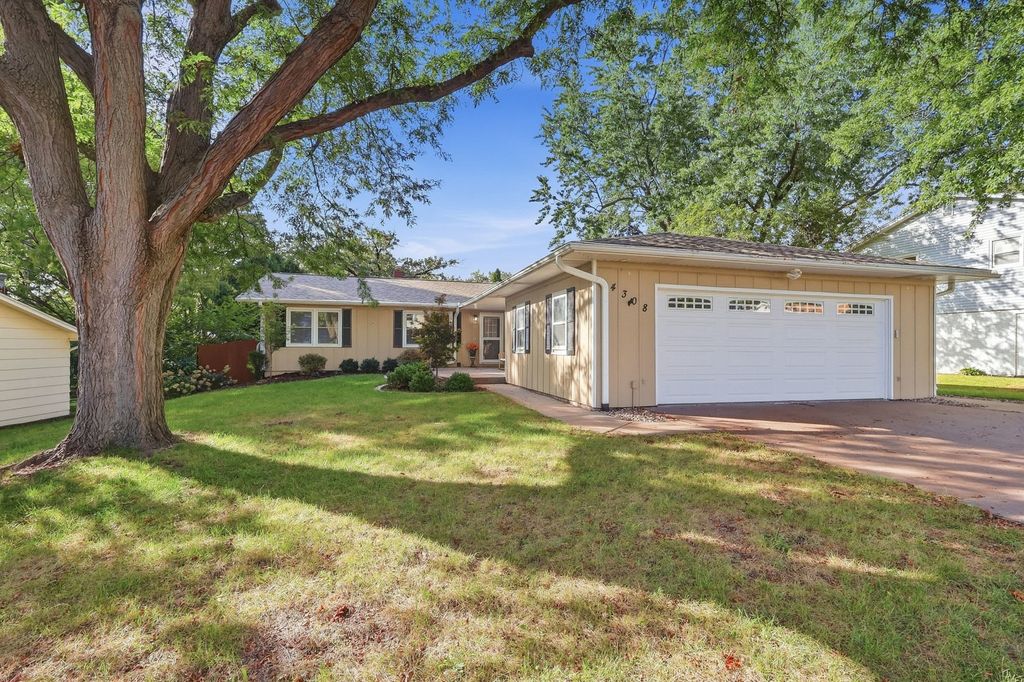 4308 Wittman Drive, Davenport, IA 52806