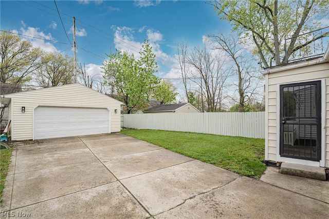 16724 Scottsdale Boulevard, Shaker Heights, OH 44120