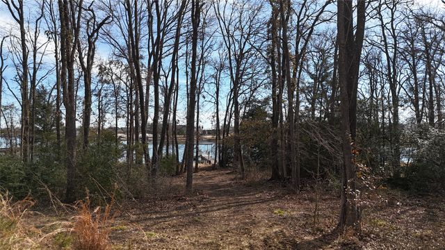 586 Clubhouse Drive, Corsicana, TX 75109