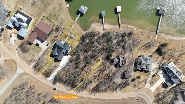 586 Clubhouse Drive, Corsicana, TX 75109