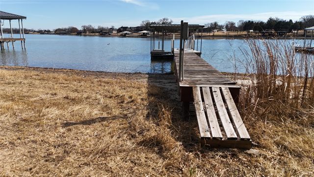 586 Clubhouse Drive, Corsicana, TX 75109