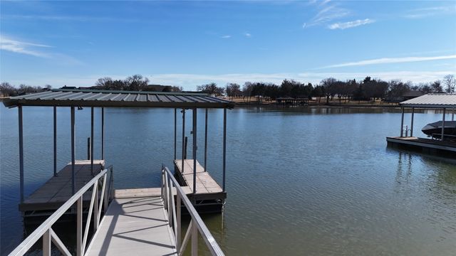 586 Clubhouse Drive, Corsicana, TX 75109