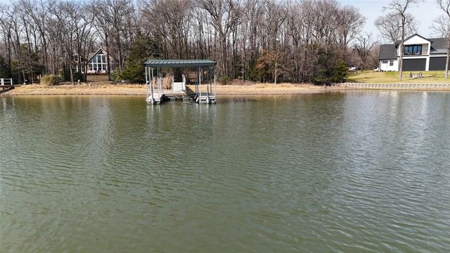 586 Clubhouse Drive, Corsicana, TX 75109