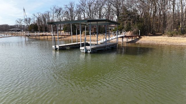 586 Clubhouse Drive, Corsicana, TX 75109