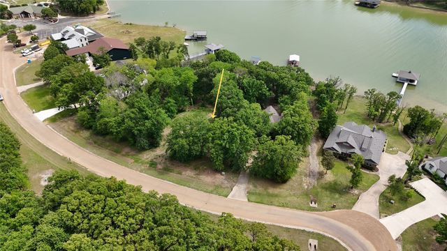 586 Clubhouse Drive, Corsicana, TX 75109