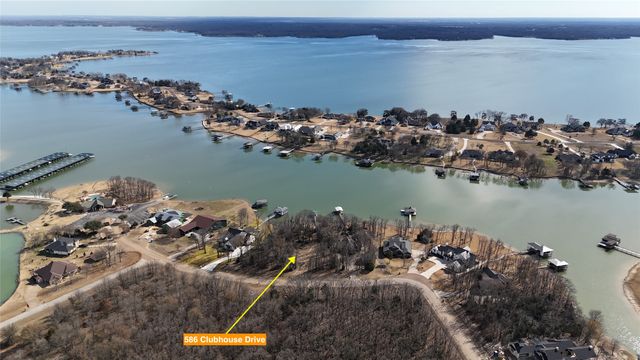 586 Clubhouse Drive, Corsicana, TX 75109