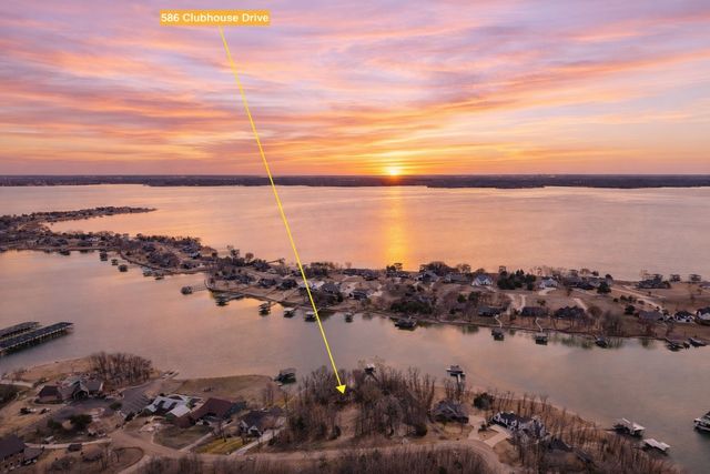 586 Clubhouse Drive, Corsicana, TX 75109