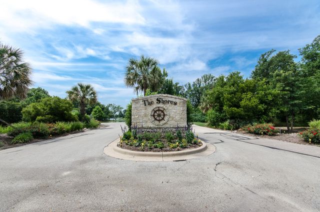 586 Clubhouse Drive, Corsicana, TX 75109