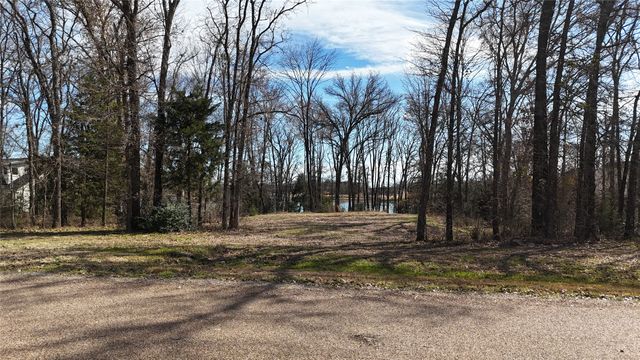 586 Clubhouse Drive, Corsicana, TX 75109