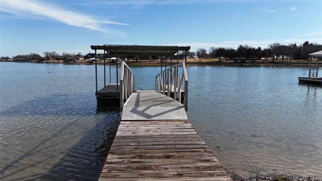 586 Clubhouse Drive, Corsicana, TX 75109