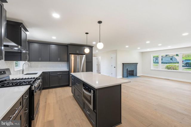 13132 MANOR DR, Mt Airy, MD 21771