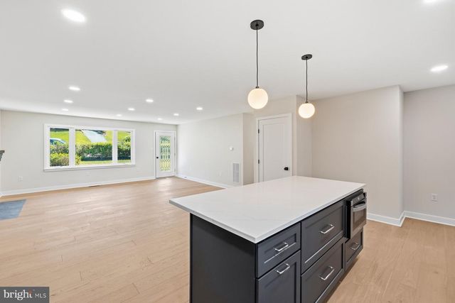 13132 MANOR DR, Mt Airy, MD 21771