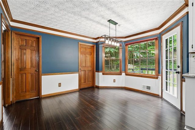 10870 Shallowford Road, Roswell, GA 30075