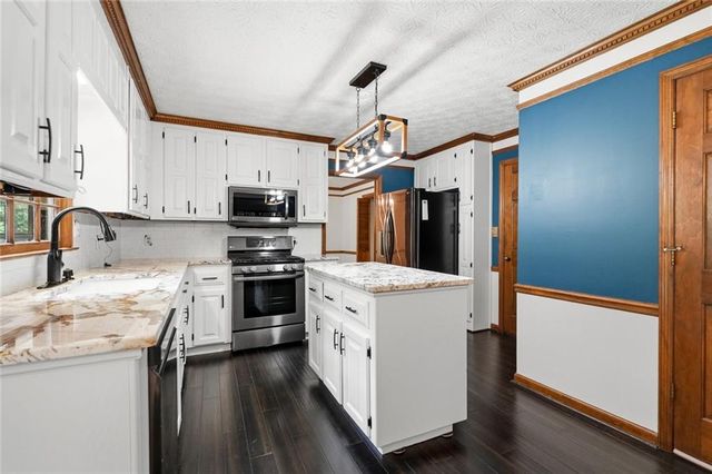 10870 Shallowford Road, Roswell, GA 30075
