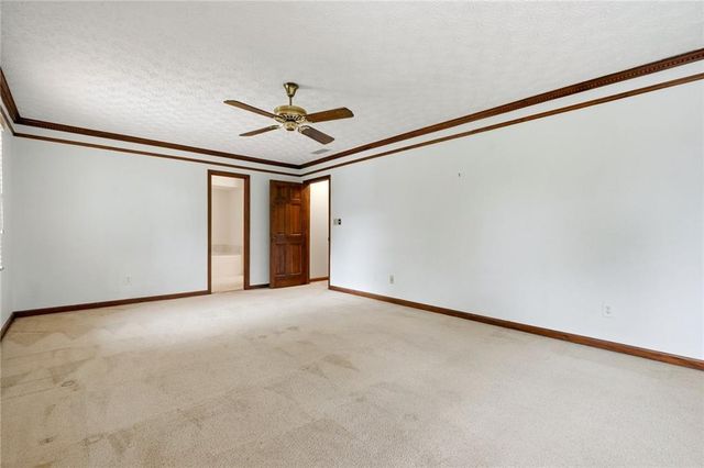 10870 Shallowford Road, Roswell, GA 30075