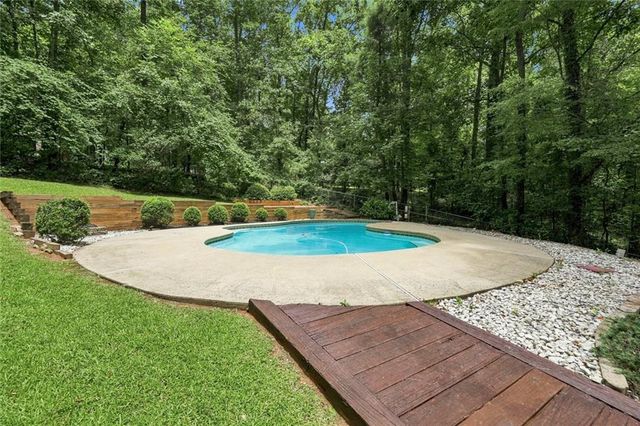10870 Shallowford Road, Roswell, GA 30075
