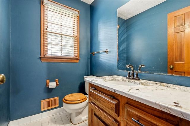 10870 Shallowford Road, Roswell, GA 30075