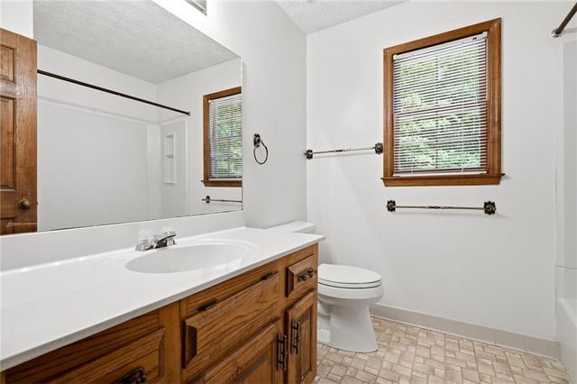 10870 Shallowford Road, Roswell, GA 30075