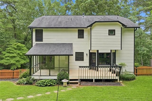 10870 Shallowford Road, Roswell, GA 30075