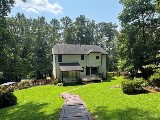 10870 Shallowford Road, Roswell, GA 30075