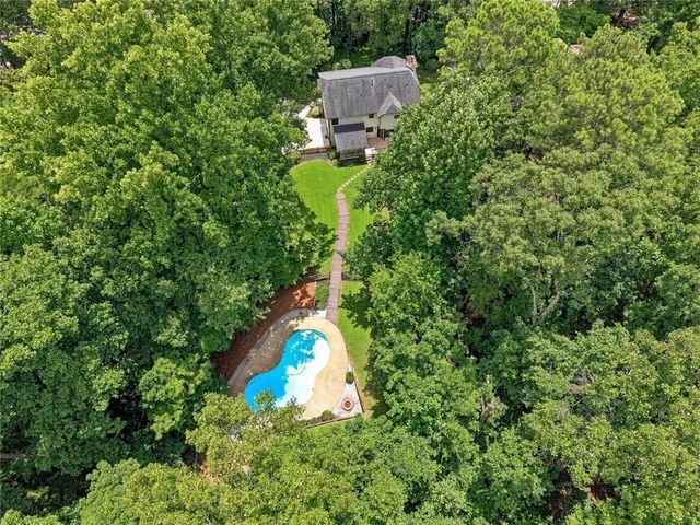 10870 Shallowford Road, Roswell, GA 30075