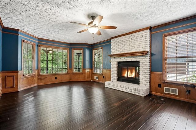 10870 Shallowford Road, Roswell, GA 30075