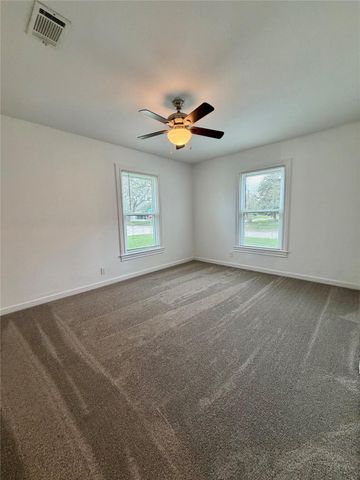 234 Jasmine Street, Lake Jackson, TX 77566