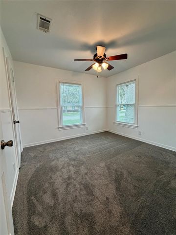 234 Jasmine Street, Lake Jackson, TX 77566