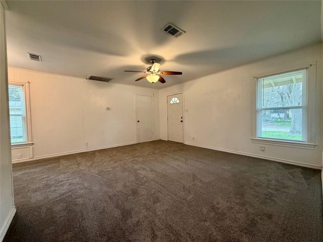234 Jasmine Street, Lake Jackson, TX 77566