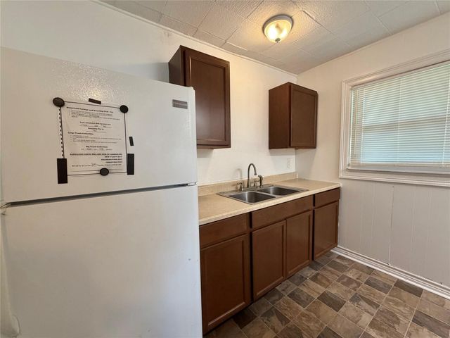 234 Jasmine Street, Lake Jackson, TX 77566