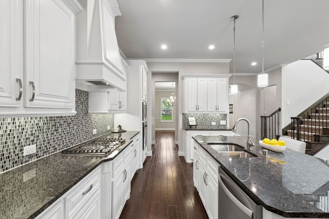 2232 Royal Crescent Drive N, Flower Mound, TX 75028