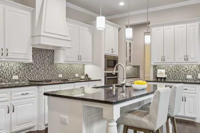 2232 Royal Crescent Drive N, Flower Mound, TX 75028