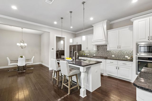 2232 Royal Crescent Drive N, Flower Mound, TX 75028