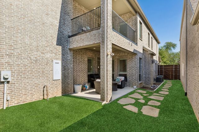 2232 Royal Crescent Drive N, Flower Mound, TX 75028
