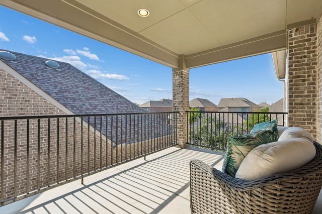 2232 Royal Crescent Drive N, Flower Mound, TX 75028