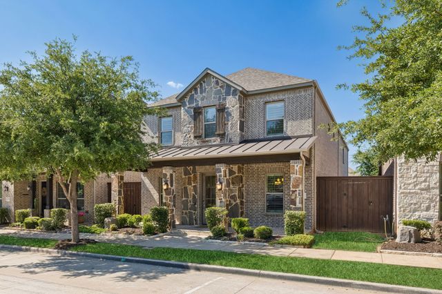 2232 Royal Crescent Drive N, Flower Mound, TX 75028