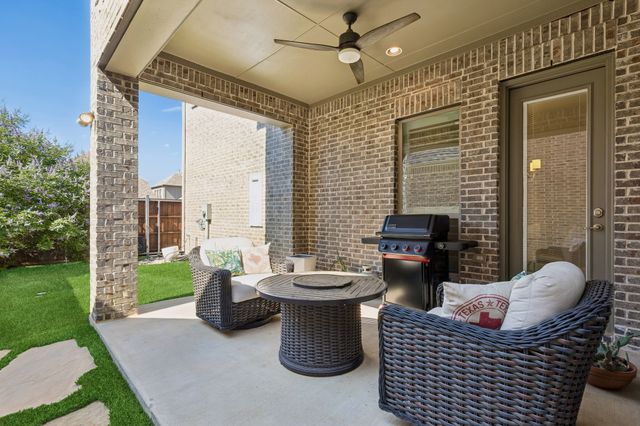 2232 Royal Crescent Drive N, Flower Mound, TX 75028