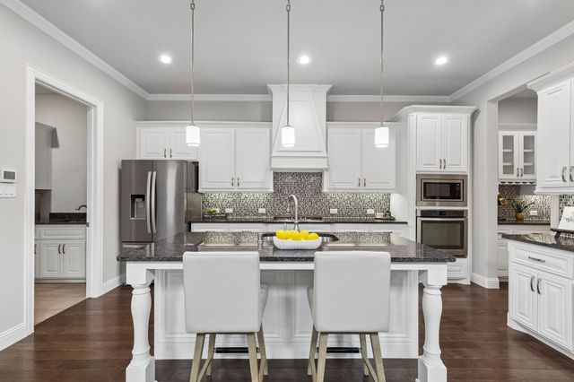 2232 Royal Crescent Drive N, Flower Mound, TX 75028