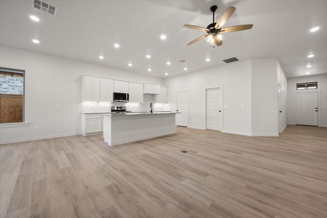 7004 56th Street, Lubbock, TX 79407