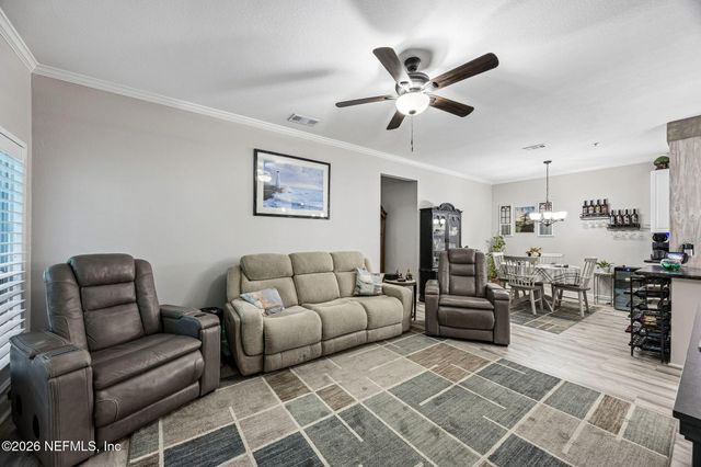 7800 POINT MEADOWS Drive 413, Jacksonville, FL 32256
