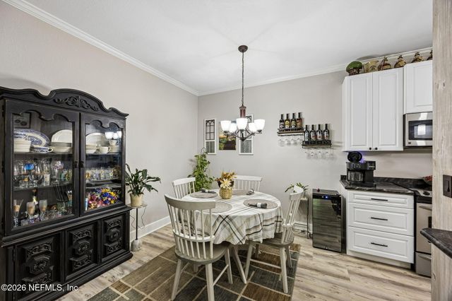 7800 POINT MEADOWS Drive 413, Jacksonville, FL 32256