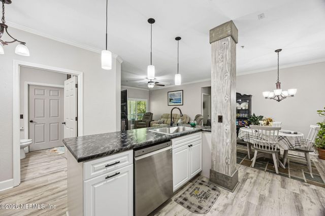 7800 POINT MEADOWS Drive 413, Jacksonville, FL 32256