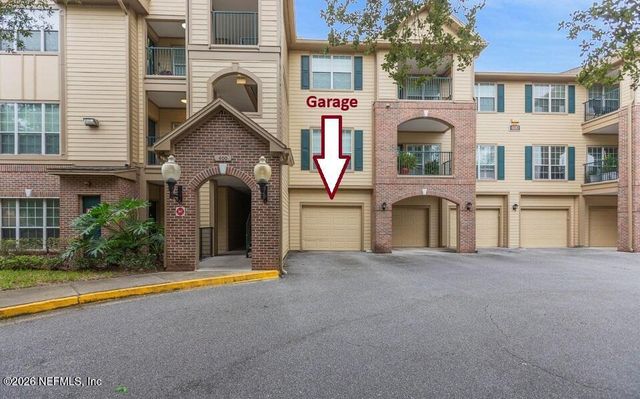7800 POINT MEADOWS Drive 413, Jacksonville, FL 32256