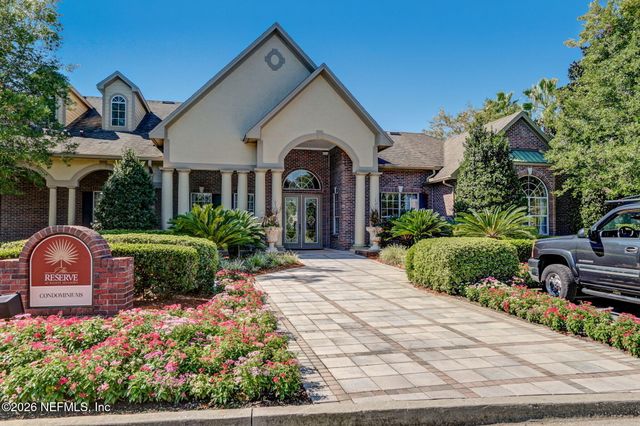 7800 POINT MEADOWS Drive 413, Jacksonville, FL 32256