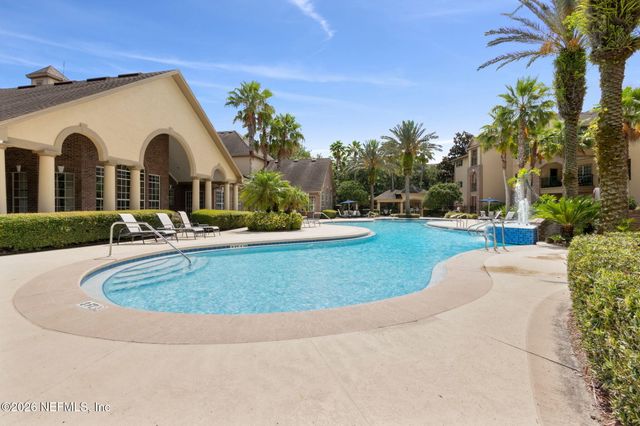 7800 POINT MEADOWS Drive 413, Jacksonville, FL 32256