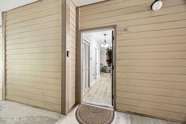 7800 POINT MEADOWS Drive 413, Jacksonville, FL 32256