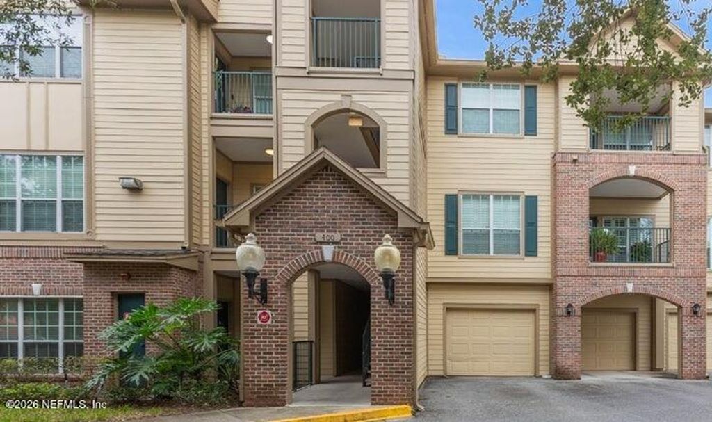 7800 POINT MEADOWS Drive 413, Jacksonville, FL 32256