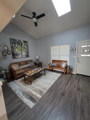 65 S Mountain Avenue, Ashland, OR 97520