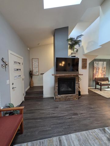 65 S Mountain Avenue, Ashland, OR 97520