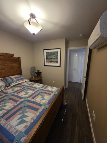 65 S Mountain Avenue, Ashland, OR 97520